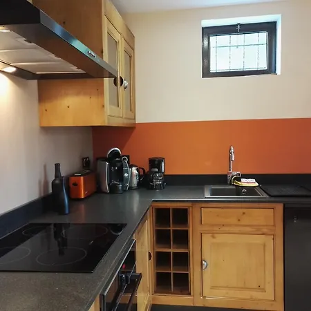 D'hotes La Chrysalide Bed & Breakfast *